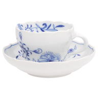 Coffee cup & saucer, Shape "New Cutout", Blue Onion "Style" cobalt blue, white rim, V 0,2 l