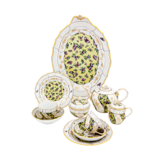 Neubrandenstein déjeuner with "Fanciful flowers and butterflies"