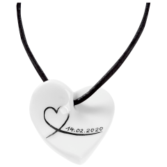 Pendant "Curved heart", Stylized heart with date in black, 2,5 x 2,5 cm, 2,5 x 2,5 cm