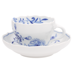 Coffee cup & saucer, Shape "New Cutout", Blue Onion "Style" cobalt blue, white rim, V 0,2 l