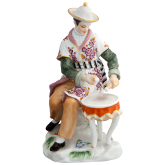 Asian man with kettledrum, Coloured with gold, H 14 cm