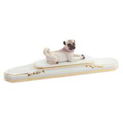 Paperweight with dog, Coloured with gold