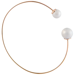 Bangle Pearl Collection Pure White, 750 rose gold, 2 porcelain pearls in the size of 8 and 10mm
