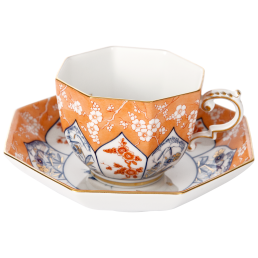 Tea cup & saucer with "Japanese floral sprays and grasses" in red, V 0,15 l